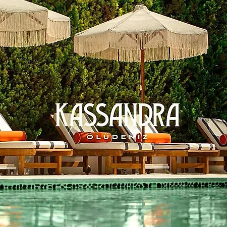 فندق Kassandra 4*